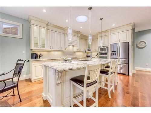 1221 Mike Weir Drive, Sarnia, ON - Indoor Photo Showing Kitchen With Upgraded Kitchen