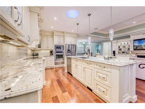 1221 Mike Weir Drive, Sarnia, ON - Indoor Photo Showing Kitchen With Upgraded Kitchen