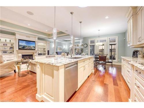 1221 Mike Weir Drive, Sarnia, ON - Indoor Photo Showing Kitchen With Upgraded Kitchen