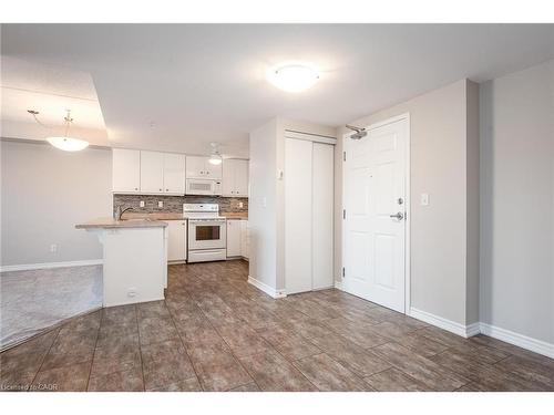 306-505 Margaret Street, Cambridge, ON - Indoor Photo Showing Kitchen