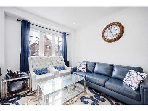 46 Sea Drifter Crescent, Brampton, ON - Indoor Photo Showing Living Room