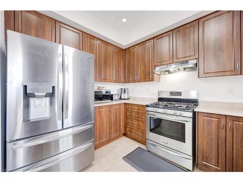 46 Sea Drifter Crescent, Brampton, ON - Indoor Photo Showing Kitchen
