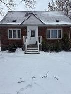 Lower Level-44 West 4th Street  Hamilton, ON L9C 3M4