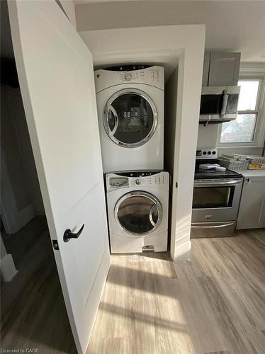 193 Balmoral Avenue N, Hamilton, ON - Indoor Photo Showing Laundry Room