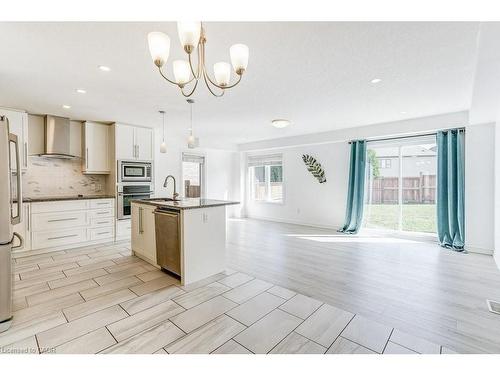 318 Old Huron Road, Kitchener, ON - Indoor Photo Showing Kitchen With Stainless Steel Kitchen With Upgraded Kitchen