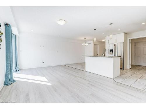 318 Old Huron Road, Kitchener, ON - Indoor Photo Showing Kitchen