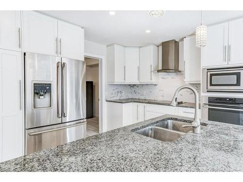 318 Old Huron Road, Kitchener, ON - Indoor Photo Showing Kitchen With Stainless Steel Kitchen With Double Sink With Upgraded Kitchen