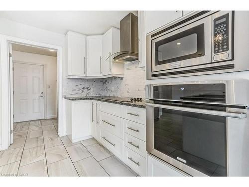 318 Old Huron Road, Kitchener, ON - Indoor Photo Showing Kitchen