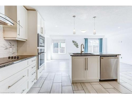 318 Old Huron Road, Kitchener, ON - Indoor Photo Showing Kitchen With Stainless Steel Kitchen With Upgraded Kitchen