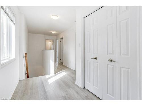 318 Old Huron Road, Kitchener, ON - Indoor Photo Showing Other Room