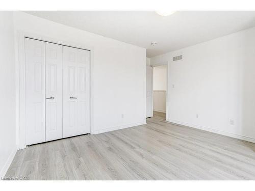 318 Old Huron Road, Kitchener, ON - Indoor Photo Showing Other Room