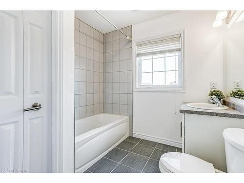 318 Old Huron Road, Kitchener, ON - Indoor Photo Showing Bathroom