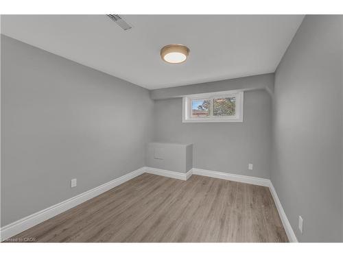 Lower-143 Highridge Avenue, Hamilton, ON - Indoor Photo Showing Other Room