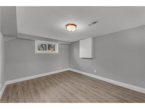 Lower-143 Highridge Avenue, Hamilton, ON - Indoor Photo Showing Other Room