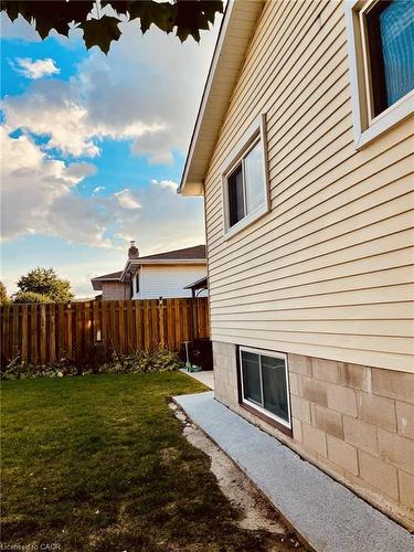 Lower-143 Highridge Avenue, Hamilton, ON - Outdoor