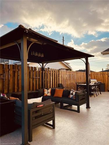 Lower-143 Highridge Avenue, Hamilton, ON - Outdoor