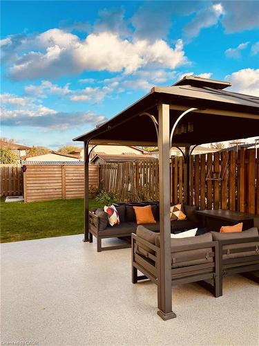 Lower-143 Highridge Avenue, Hamilton, ON - Outdoor