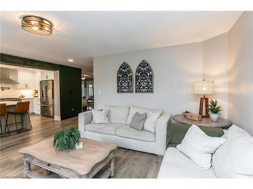 159 Country Clair Street, Kitchener, ON - Indoor Photo Showing Living Room