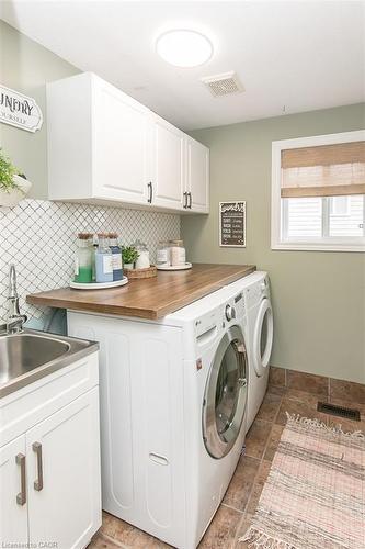 159 Country Clair Street, Kitchener, ON - Indoor Photo Showing Laundry Room