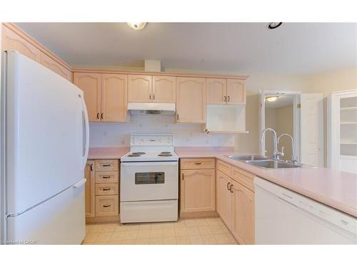 14-50 Midland Drive, Kitchener, ON - Indoor Photo Showing Kitchen With Double Sink