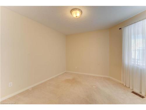 14-50 Midland Drive, Kitchener, ON - Indoor Photo Showing Other Room