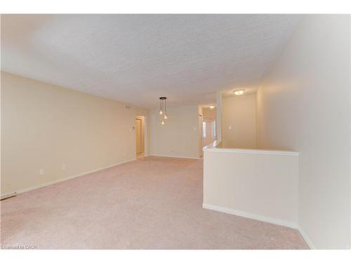 14-50 Midland Drive, Kitchener, ON - Indoor Photo Showing Other Room