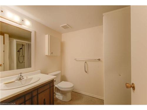 14-50 Midland Drive, Kitchener, ON - Indoor Photo Showing Bathroom