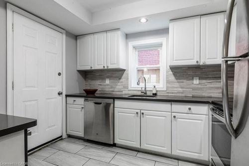 35 Ferrie Street W, Hamilton, ON - Indoor Photo Showing Kitchen