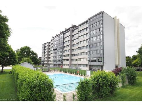 507-24 Midland Drive, Kitchener, ON - Outdoor
