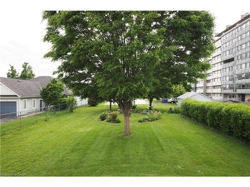 507-24 Midland Drive, Kitchener, ON - Outdoor