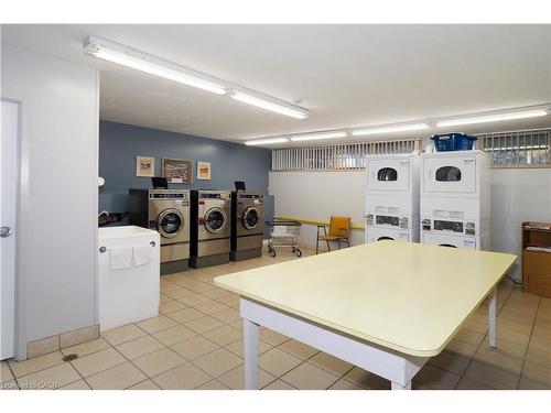 507-24 Midland Drive, Kitchener, ON - Indoor Photo Showing Laundry Room