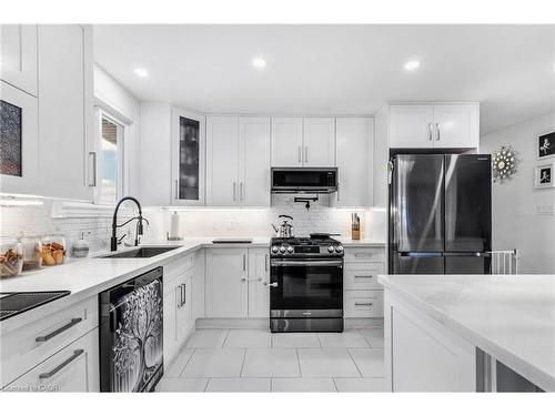 136 Limpert Avenue, Cambridge, ON - Indoor Photo Showing Kitchen With Upgraded Kitchen