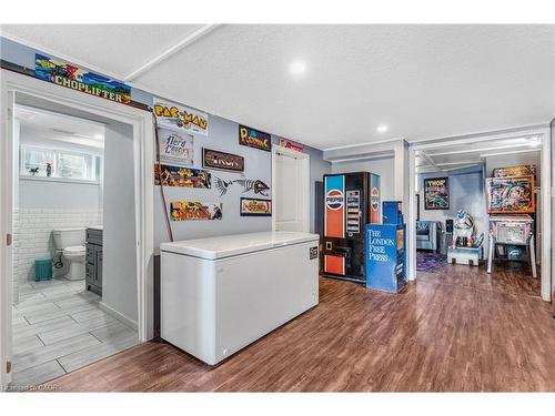 136 Limpert Avenue, Cambridge, ON - Indoor Photo Showing Laundry Room