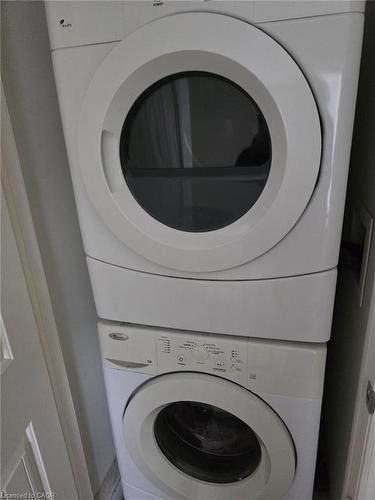 21 Arlington Crescent, Guelph, ON - Indoor Photo Showing Laundry Room