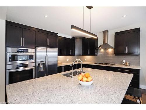 604 Pinery Trail, Waterloo, ON - Indoor Photo Showing Kitchen With Double Sink With Upgraded Kitchen