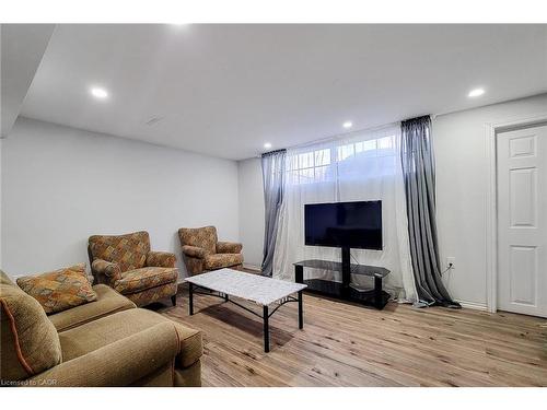 212 Grace Avenue, Hamilton, ON - Indoor