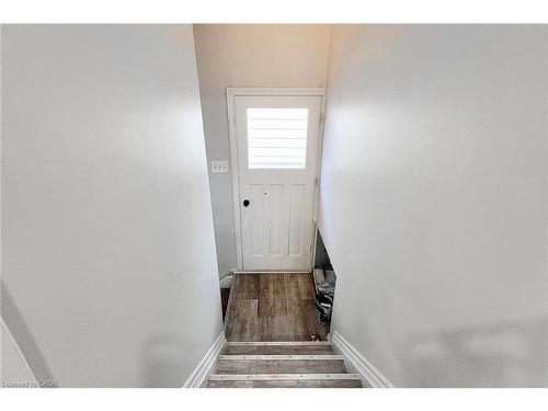 212 Grace Avenue, Hamilton, ON - Indoor Photo Showing Other Room