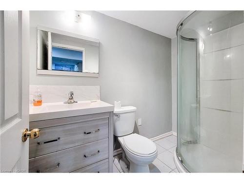 212 Grace Avenue, Hamilton, ON - Indoor Photo Showing Bathroom