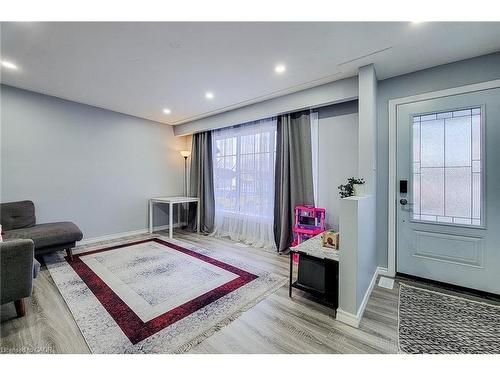 212 Grace Avenue, Hamilton, ON - Indoor Photo Showing Other Room