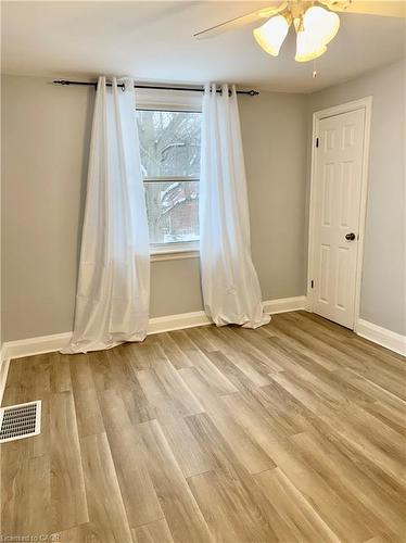 145 Brantdale Avenue, Hamilton, ON - Indoor Photo Showing Other Room