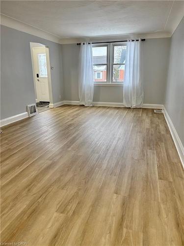 145 Brantdale Avenue, Hamilton, ON - Indoor Photo Showing Other Room