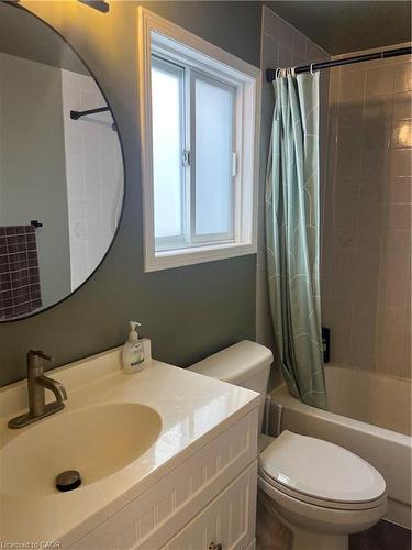 236 Bankside Drive, Kitchener, ON - Indoor Photo Showing Bathroom