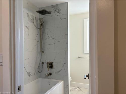 10-149 St Catharines Street, Smithville, ON - Indoor Photo Showing Bathroom