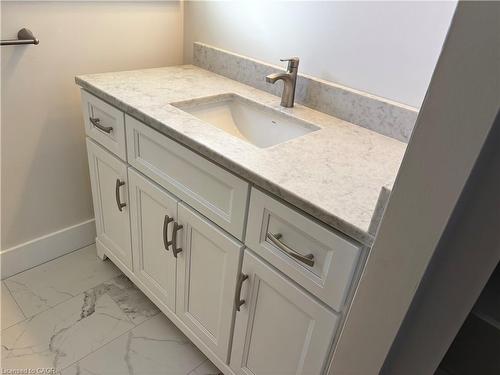 10-149 St Catharines Street, Smithville, ON - Indoor Photo Showing Bathroom