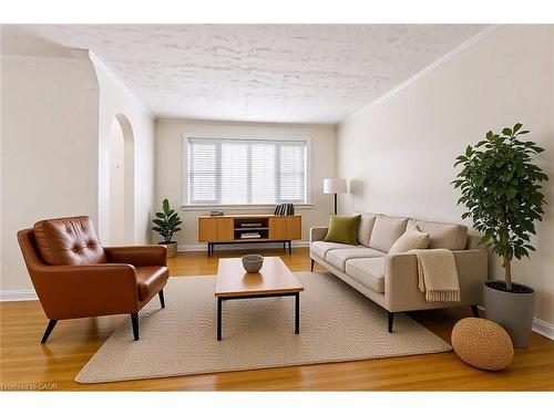 69 Lowrey Avenue N, Cambridge, ON - Indoor Photo Showing Living Room
