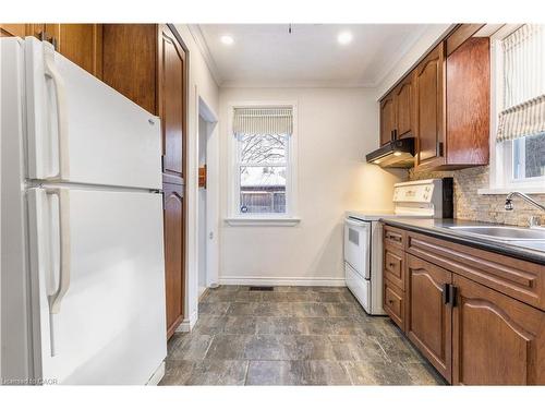 69 Lowrey Avenue N, Cambridge, ON - Indoor Photo Showing Kitchen