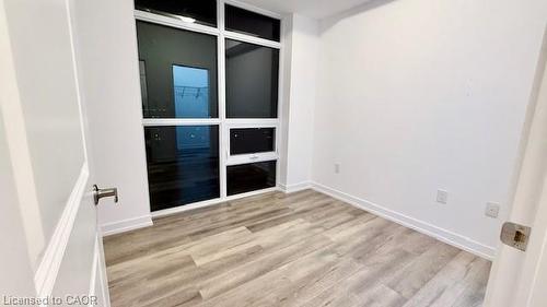 1009-470 Dundas Street E, Waterdown, ON - Indoor Photo Showing Other Room