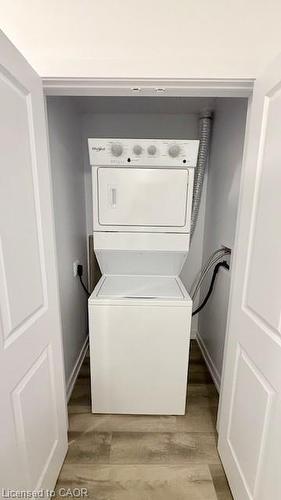 1009-470 Dundas Street E, Waterdown, ON - Indoor Photo Showing Laundry Room