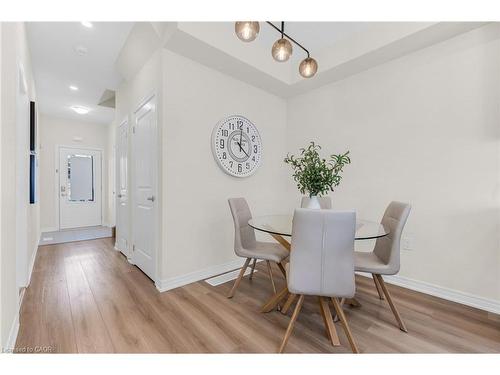 25-205 Thames Way, Mount Hope, ON - Indoor Photo Showing Dining Room
