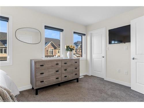 25-205 Thames Way, Mount Hope, ON - Indoor Photo Showing Other Room